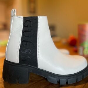 Guess Chelsea Style Boot